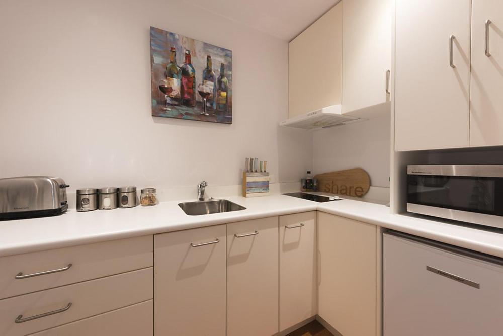 The Sails Apartment Ръсел Екстериор снимка